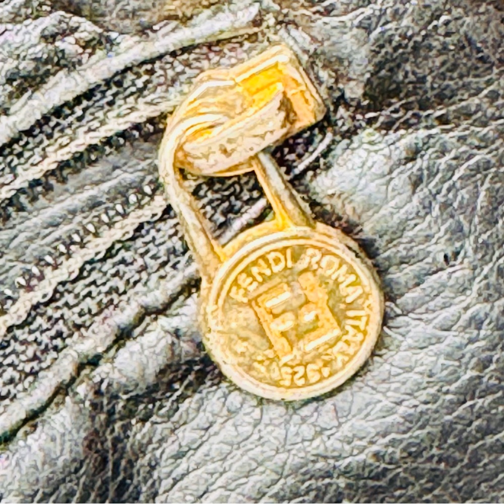 { Fendi } Vintage “Pequon” Brown & Black Crossbody Bucket Bag - Picture 12 of 15